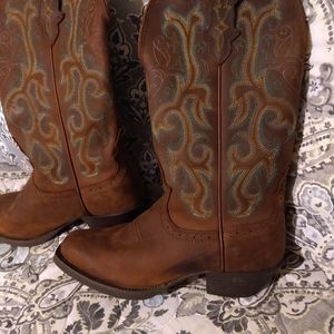 Justin boots brown like new